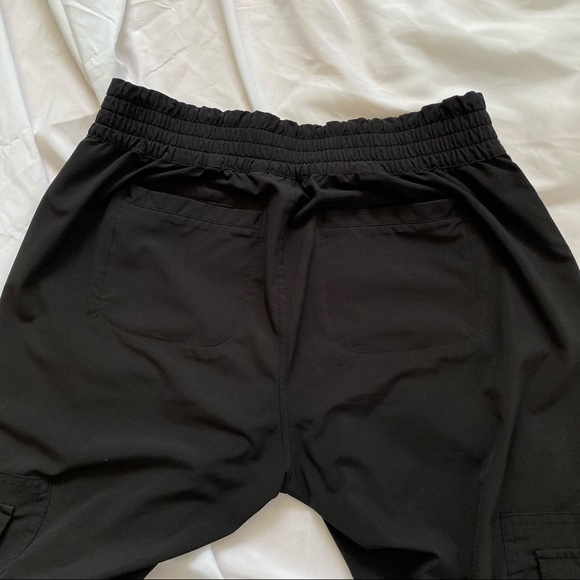 NWOT ATHLETA Chelsea Cargo Black Pants - Picture 9 of 9